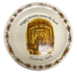 Vintage 1972 Holly Hobbie Christmas Collectible Plate